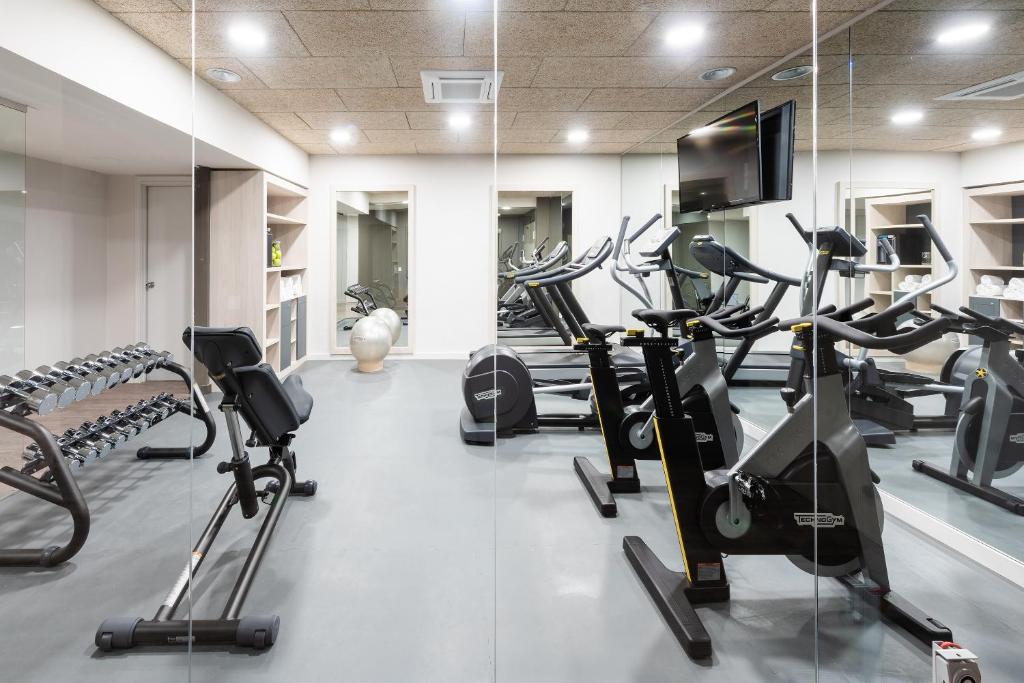 Fitness centrum a/nebo fitness zařízení v ubytování Hotel Cádiz Paseo del Mar, Affiliated by Meliá