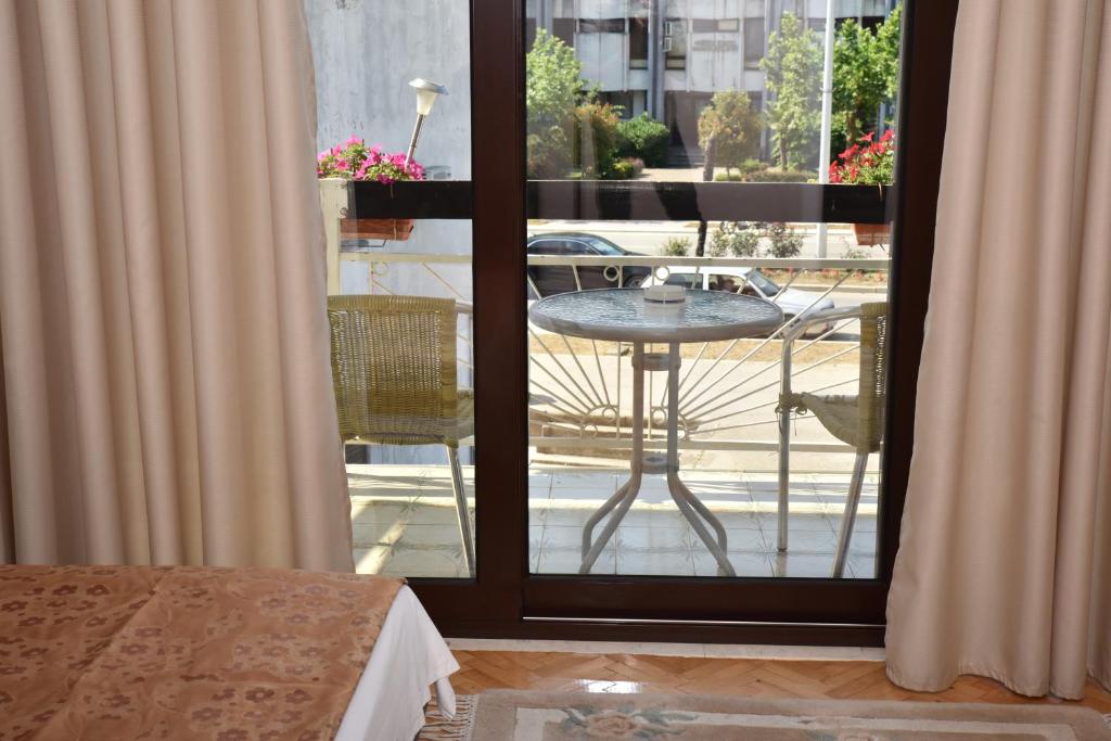 Balkón nebo terasa v ubytování Guest House Evropa