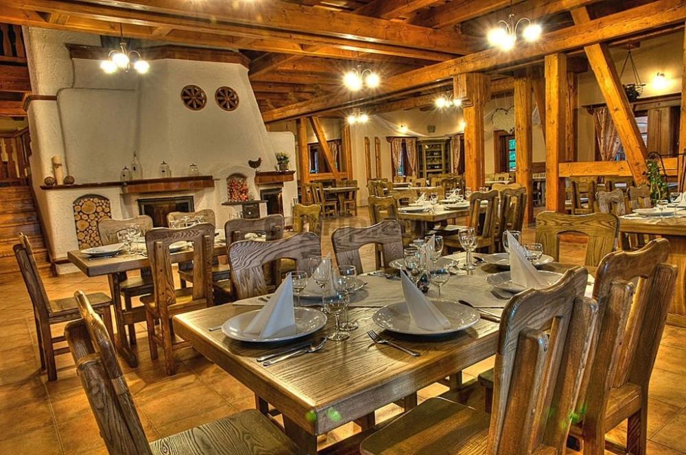 Reštaurácia alebo iné gastronomické zariadenie v ubytovaní Apartmán Tále č.309