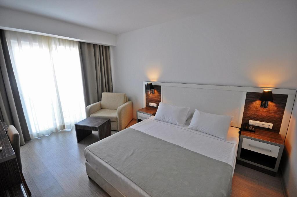 Club Shark Hotel - 