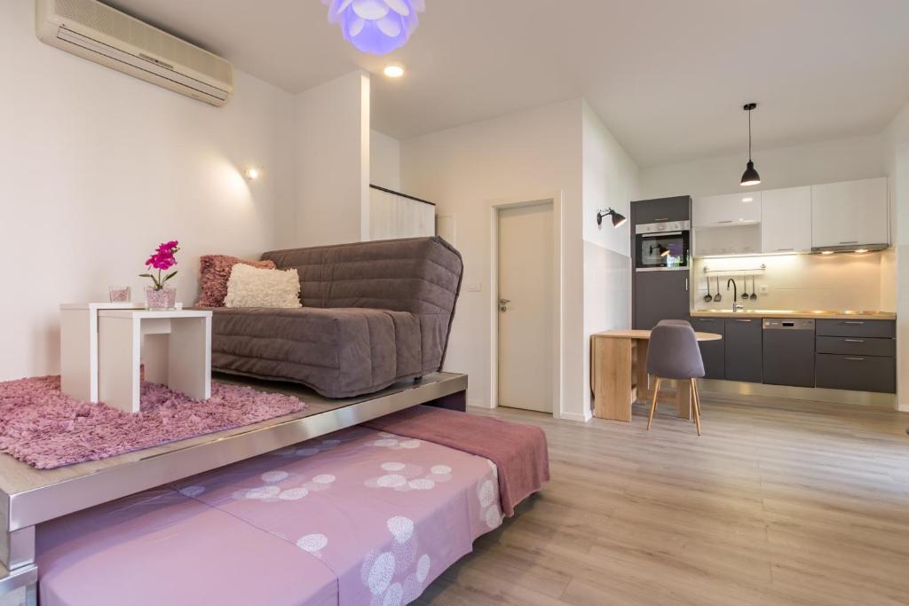 Vana & Tea Luxury Studio Apartment - 2