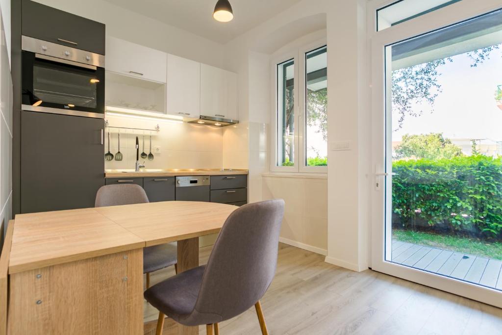 Vana & Tea Luxury Studio Apartment - 4