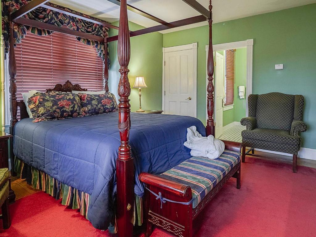 George Brooks House B&B - Deluxe Queen Room With Fireplace