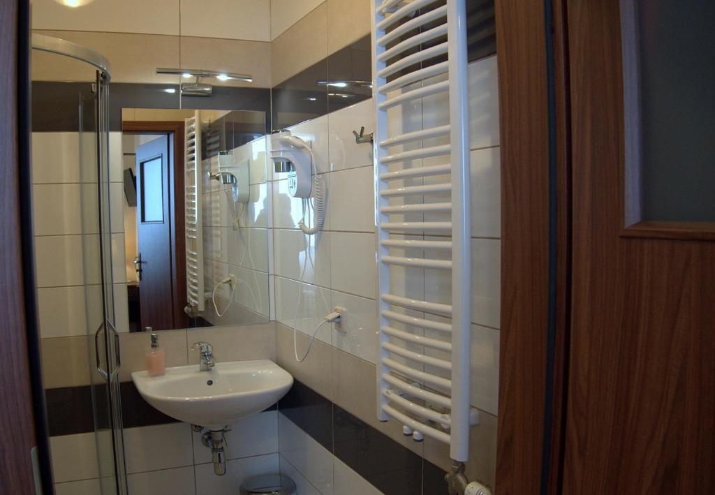 Łazienka w obiekcie Hotel Kochanów
