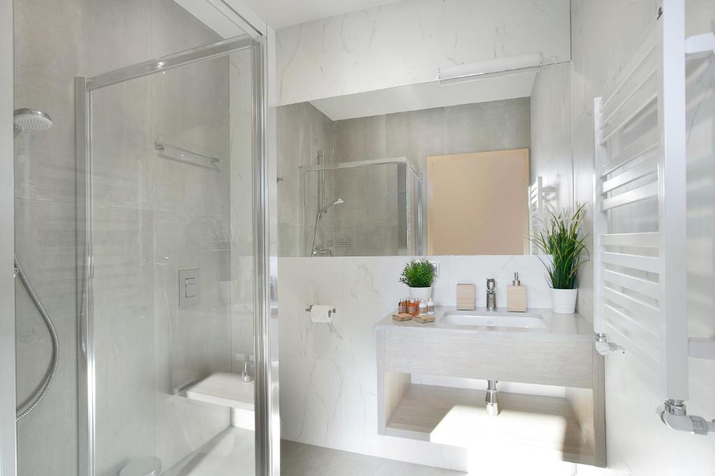 Kúpeľňa v ubytovaní Monte Carlo Apartments by OneApartments