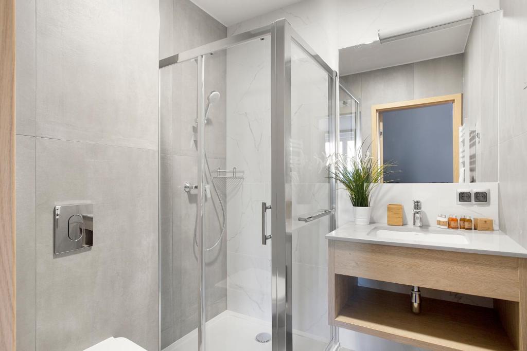 Kúpeľňa v ubytovaní Monte Carlo Apartments by OneApartments