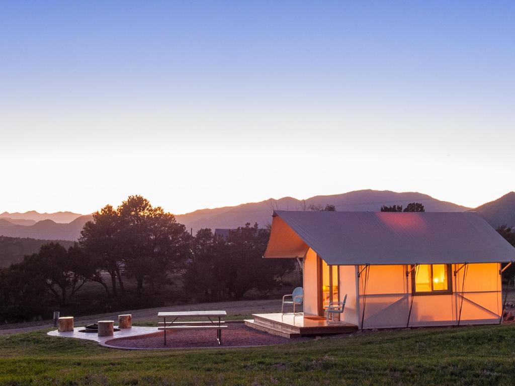Royal Gorge Cabins - Glamping -Zelt Mit Queensize -Bett