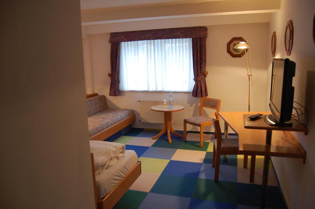 Hotel Johnel - Twin Room