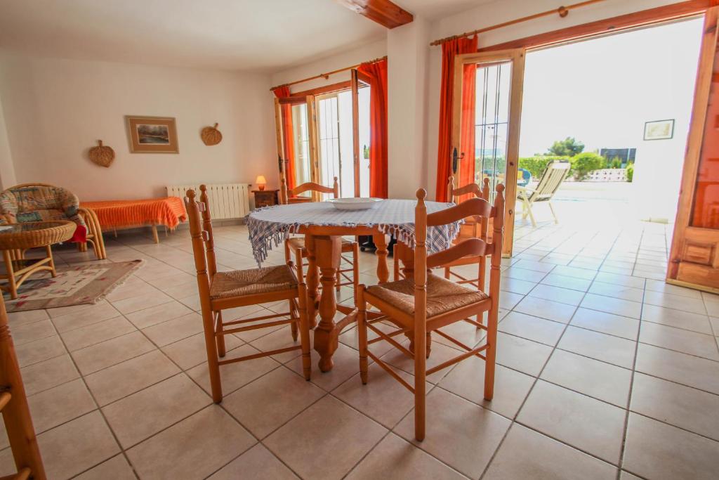 Posezení v ubytování La Perla - sea view villa with private pool in Moraira