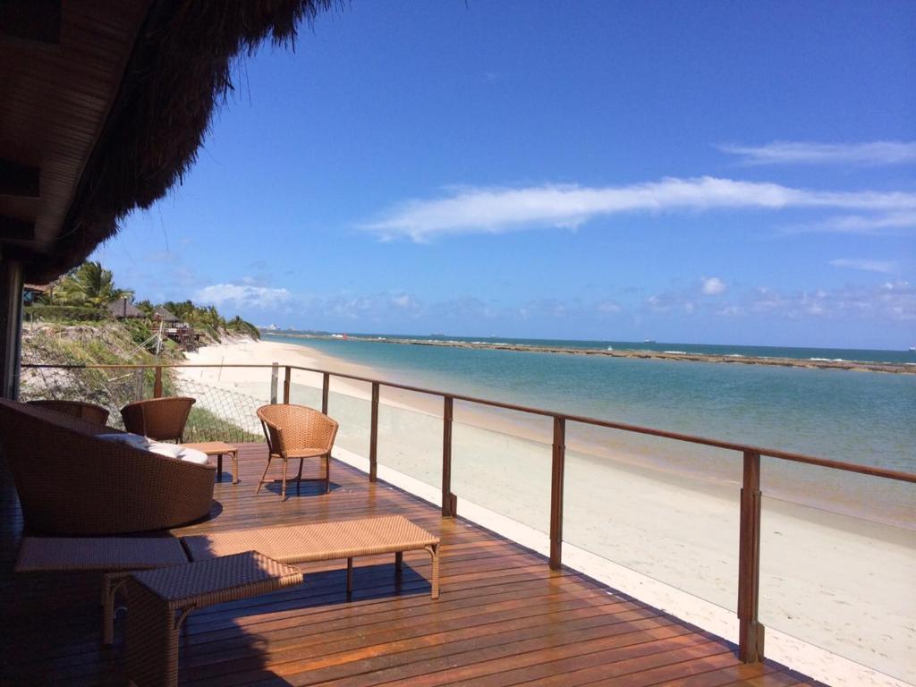- Balcón con vistas a la playa en Muro Alto Marupiara Flats Porto de Galinhas, en Porto de Galinhas