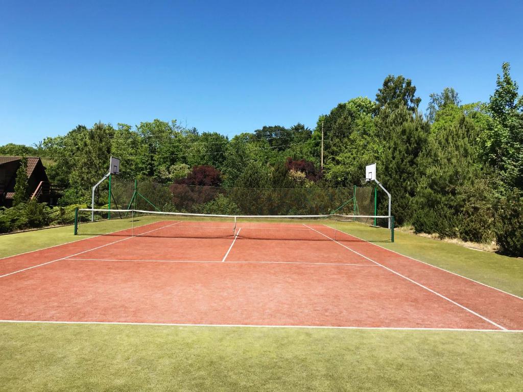 Tenis a/nebo squash v ubytování Dom Pod Różą Wiatrów Lubin near Międzyzdroje Miedzyzdroje Misdroy, cisza, spokój, ruhig, peaceful, beautiful view nebo okolí