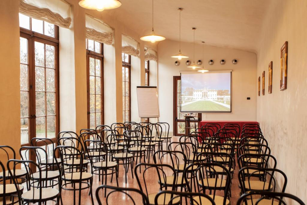 The business area and/or conference room at Hotel Villa Cornér Della Regina