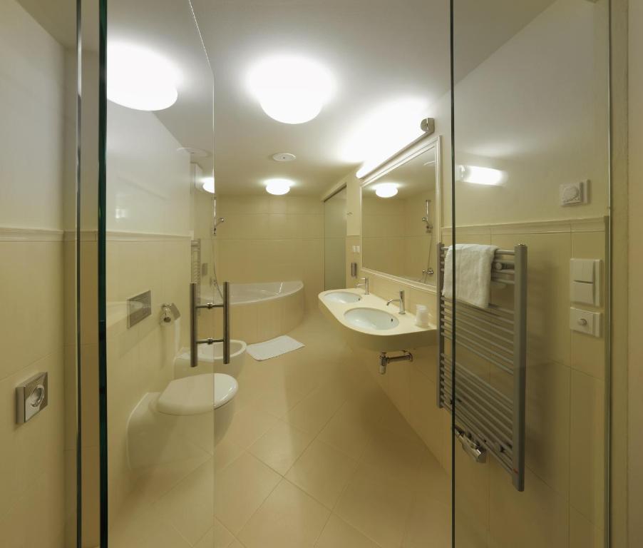Koupelna v ubytování Esmarin wellness hotel