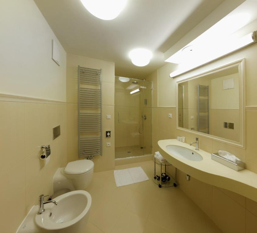 Koupelna v ubytování Esmarin wellness hotel