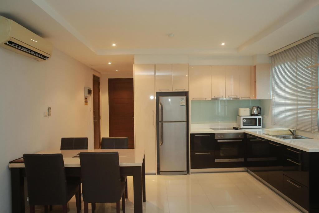 Kuchyň nebo kuchyňský kout v ubytování Jomtien Beach Penthouses Condo