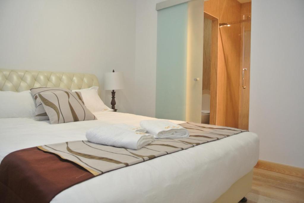 Posteľ alebo postele v izbe v ubytovaní Apartments in Phillip Island Towers - Block C