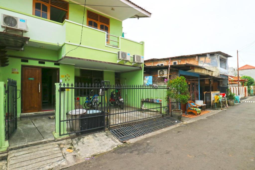 Kabin Kapsul Kayu Jati 1 - Male Only