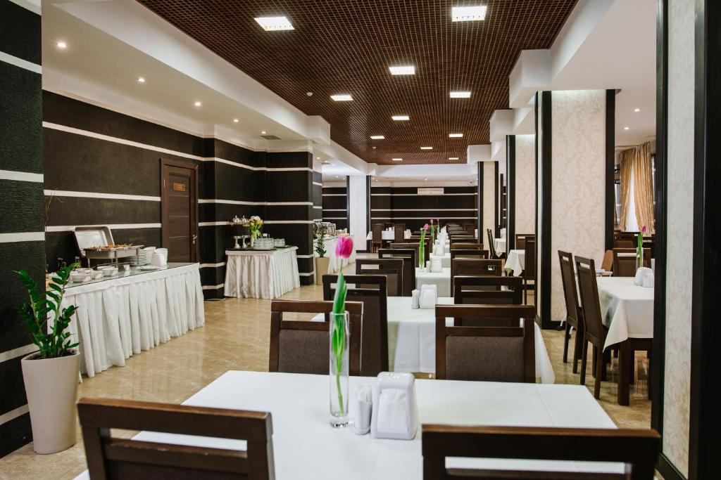 Restaurace v ubytování Lisova Pisnia Resort Hotel
