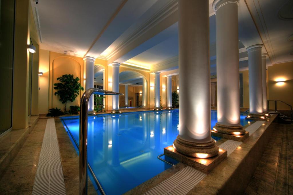 Bazén v ubytování Hotel Polaris nebo v jeho okolí