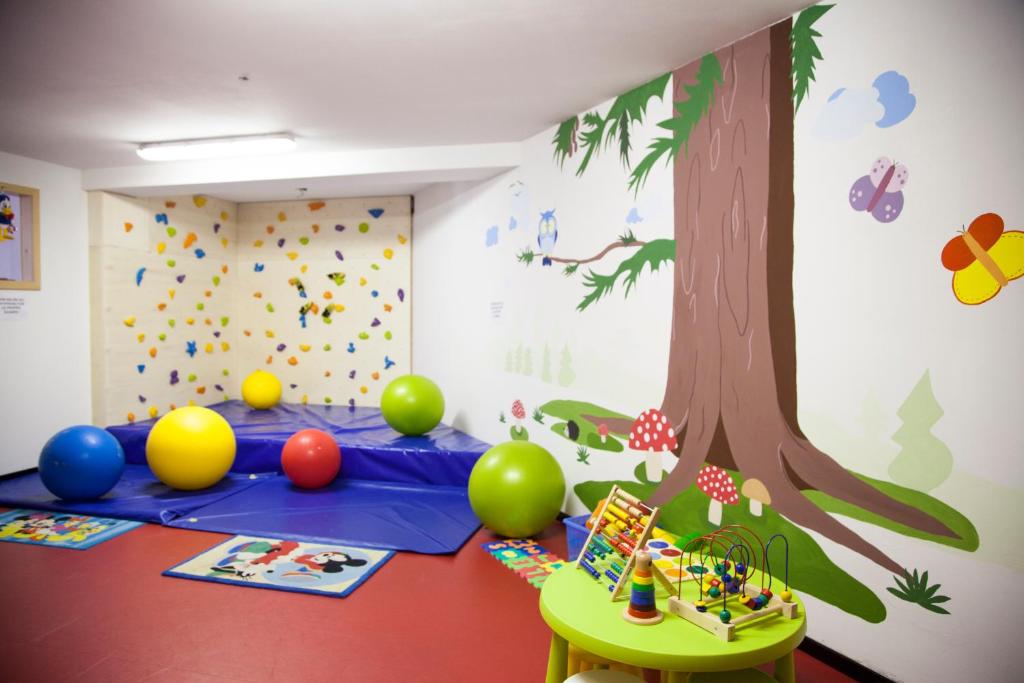 Dětský klub v ubytování Alpine Touring Hotel-petfriendly