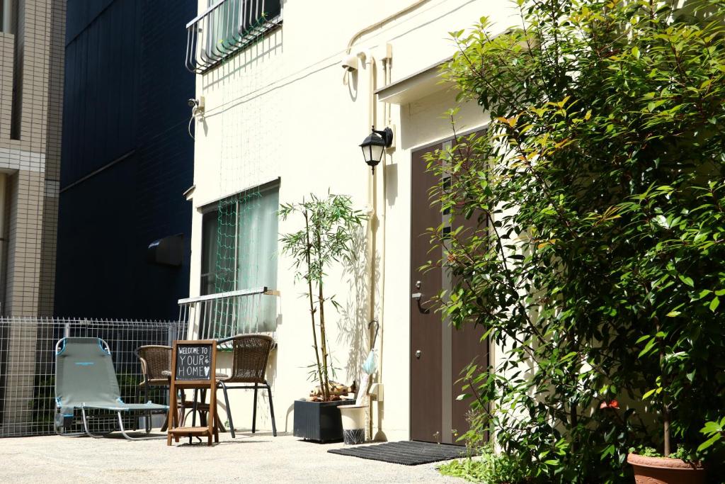 Το κτήριο όπου στεγάζεται  το διαμέρισμα