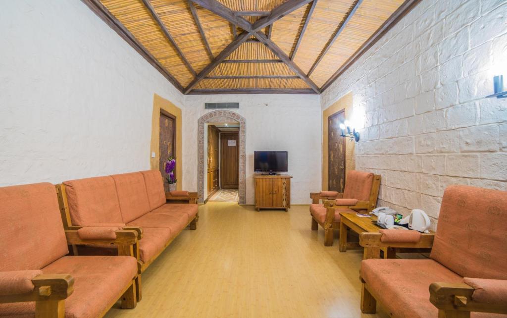 Ramoji Film City- Sitara Luxury Hotel - Royal Suite