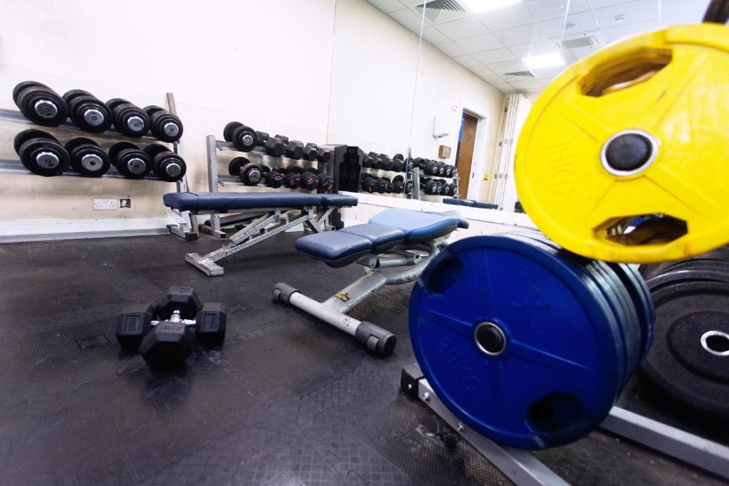 Fitness centrum a/nebo fitness zařízení v ubytování The Ardilaun Hotel