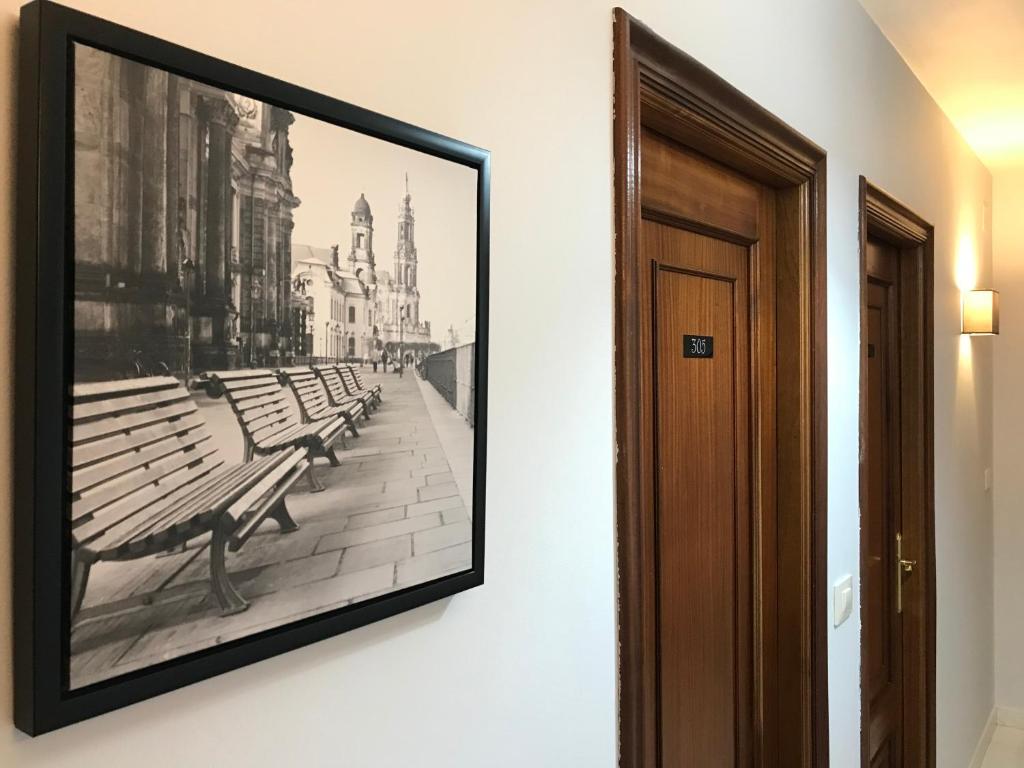 Imagen de la galería de Hostal-Restaurante Paris, en Forcarei