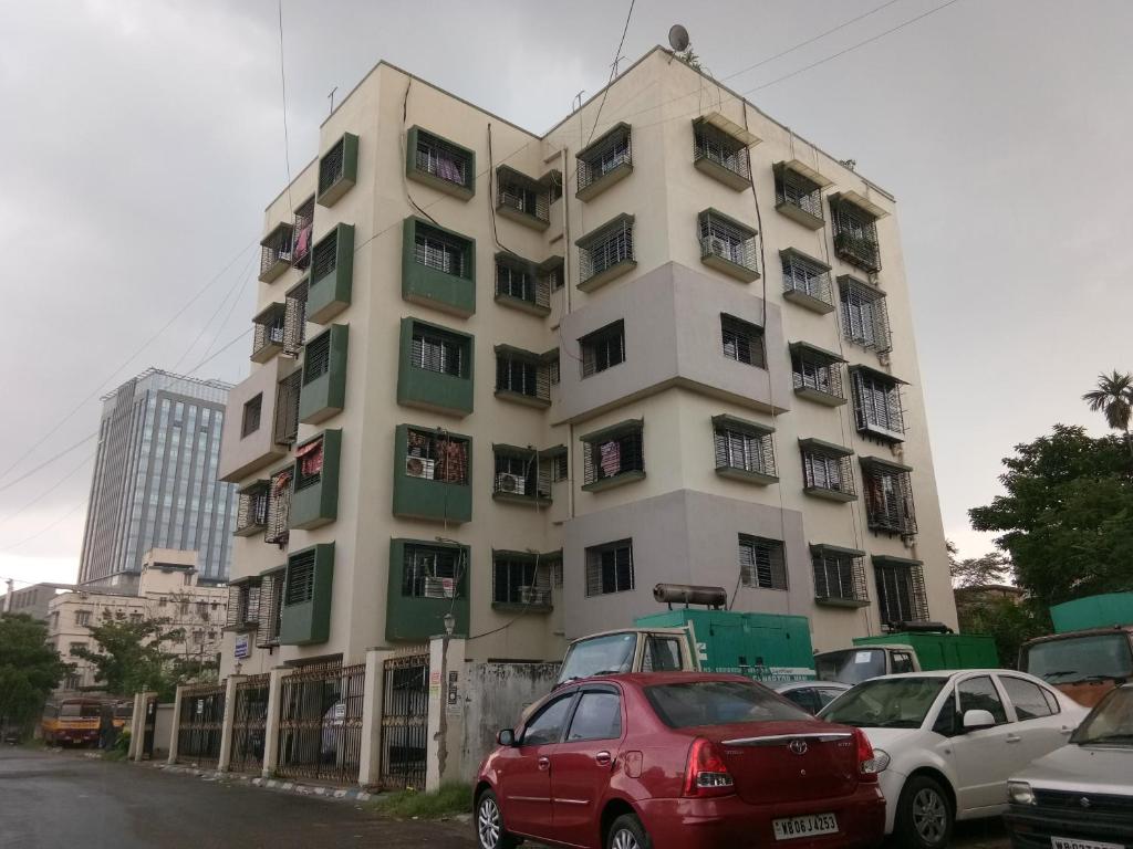 Contemporary 3BHK Apartment next to Acropolis Mall near Ruby - デラックスアパートメント
