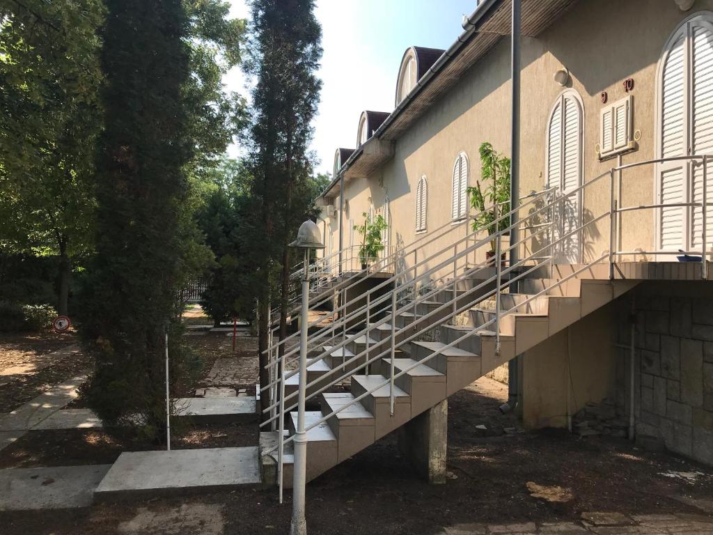 Budova, v ktorej sa apartmán nachádza