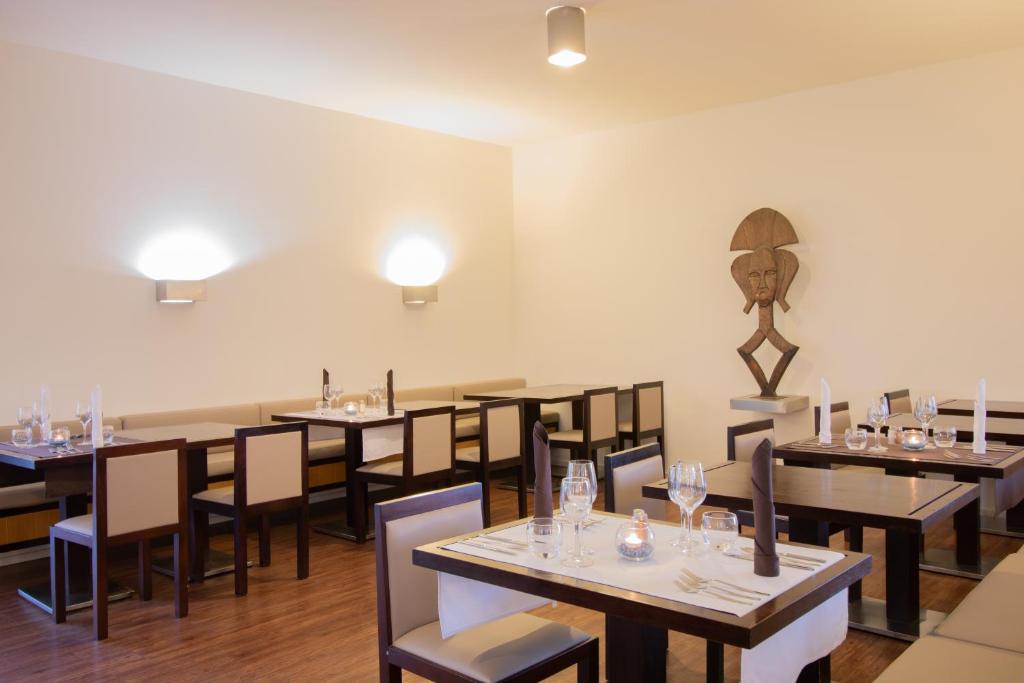 Un restaurante o sitio para comer en Hotel Dunas de Sal