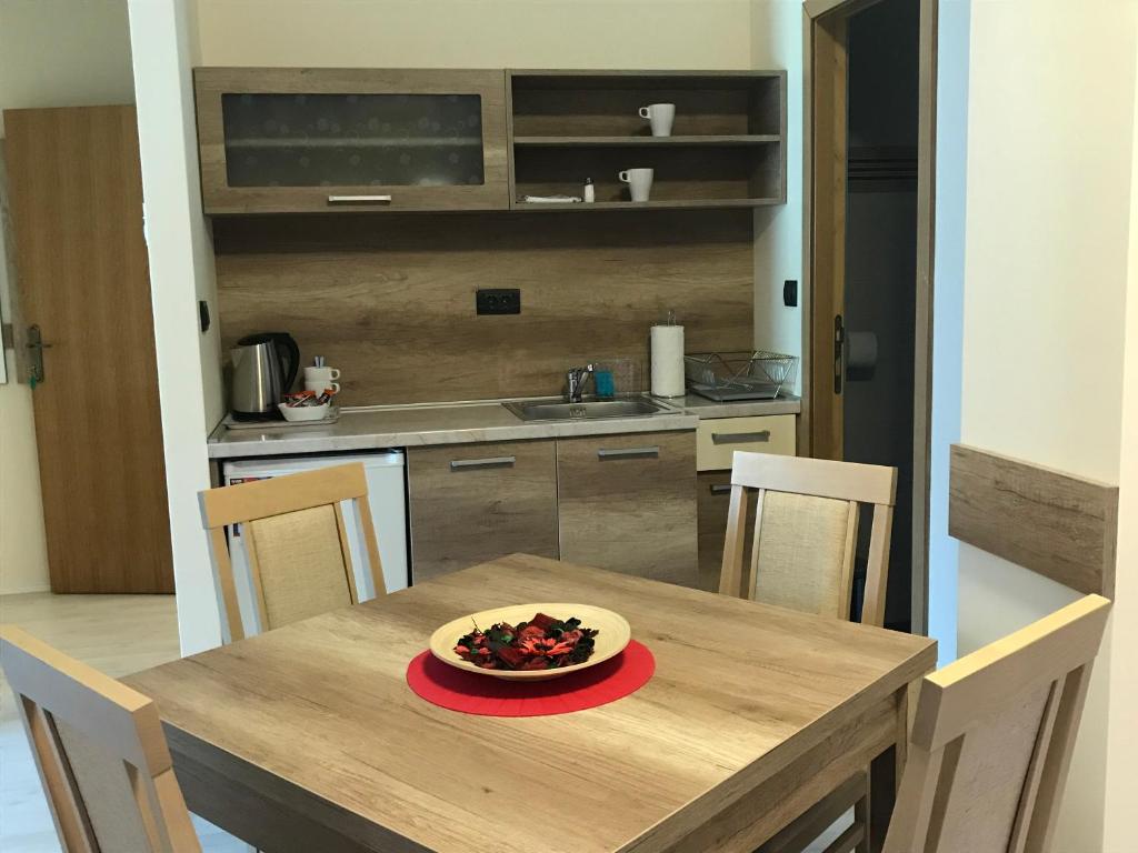 Kuchyň nebo kuchyňský kout v ubytování Apartmani CENTAR- Smederevo