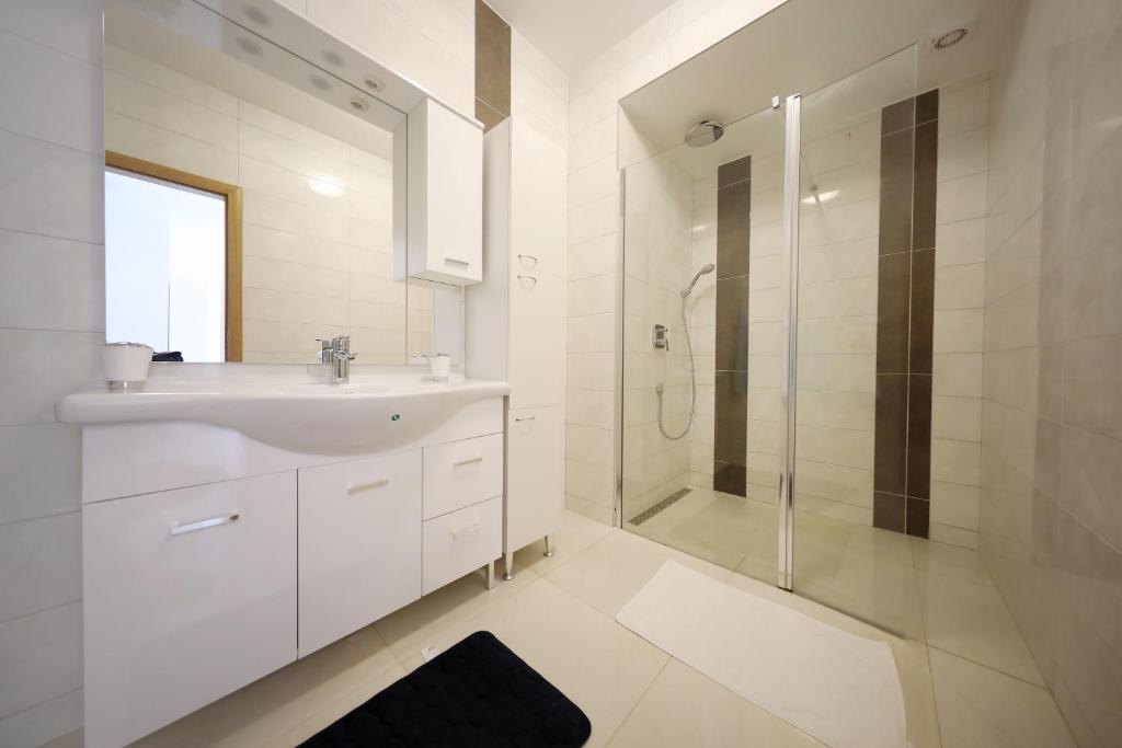 Kúpeľňa v ubytovaní Apartmani Vlado Mitar