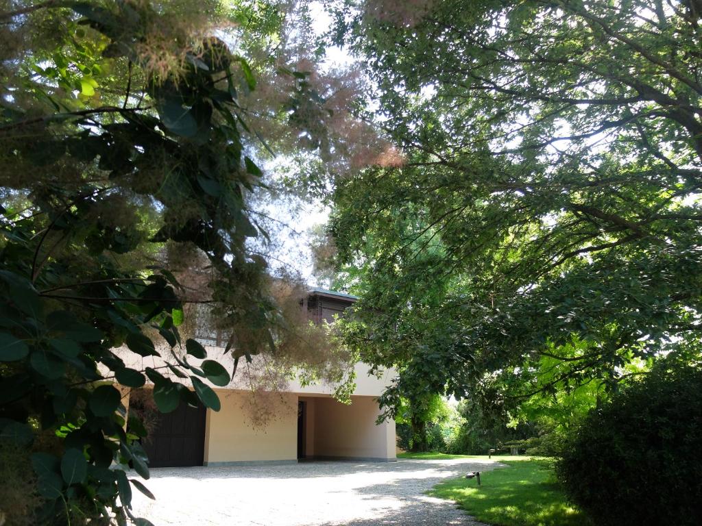 Ogród w obiekcie B&B Villa dei Calchi - Suite Room di Charme