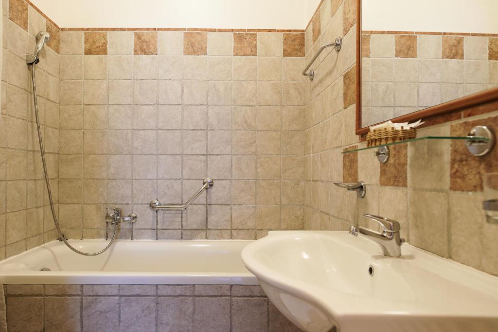 Koupelna v ubytování Hotel Tivoli Prague