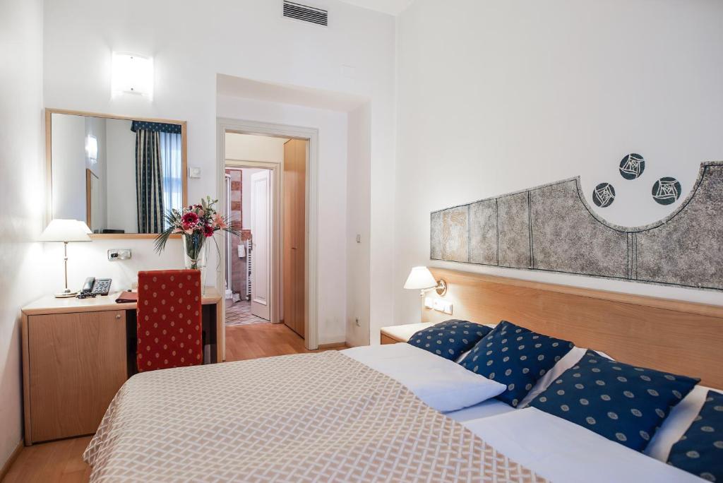 Hotel Tivoli Prague - Resim 7