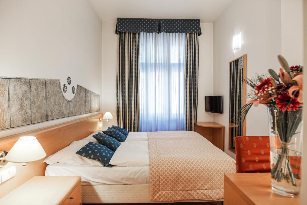 Hotel Tivoli Prague - Resim 2