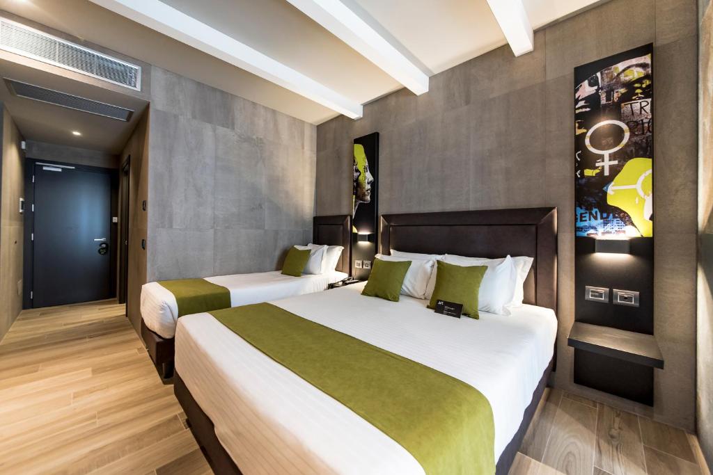 
Standard Triple Room
