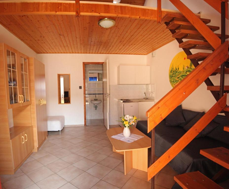 A kitchen or kitchenette at Pension Elisabeth