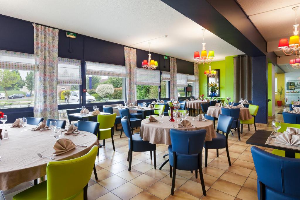 Restaurace v ubytování BRIT HOTEL Confort CAMBRAI