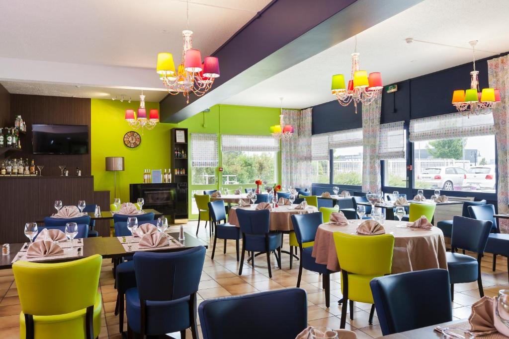Restaurace v ubytování BRIT HOTEL Confort CAMBRAI