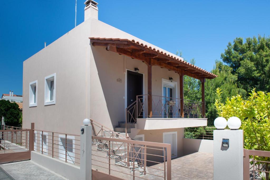 Artemissoula near airport - 10