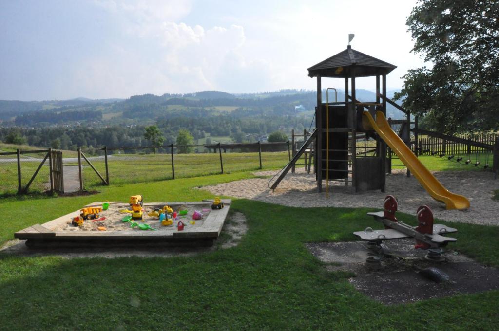 Plac zabaw dla dzieci w obiekcie JUFA Hotel Maria Lankowitz