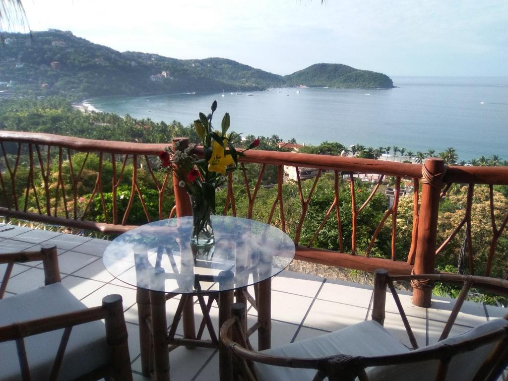 Gallery image of "The Shack" with a view in Zihuatanejo