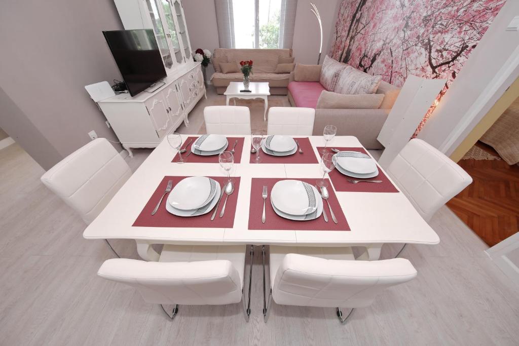 Część wypoczynkowa w obiekcie HACIENDA MIA with pool,BBQ,free parking