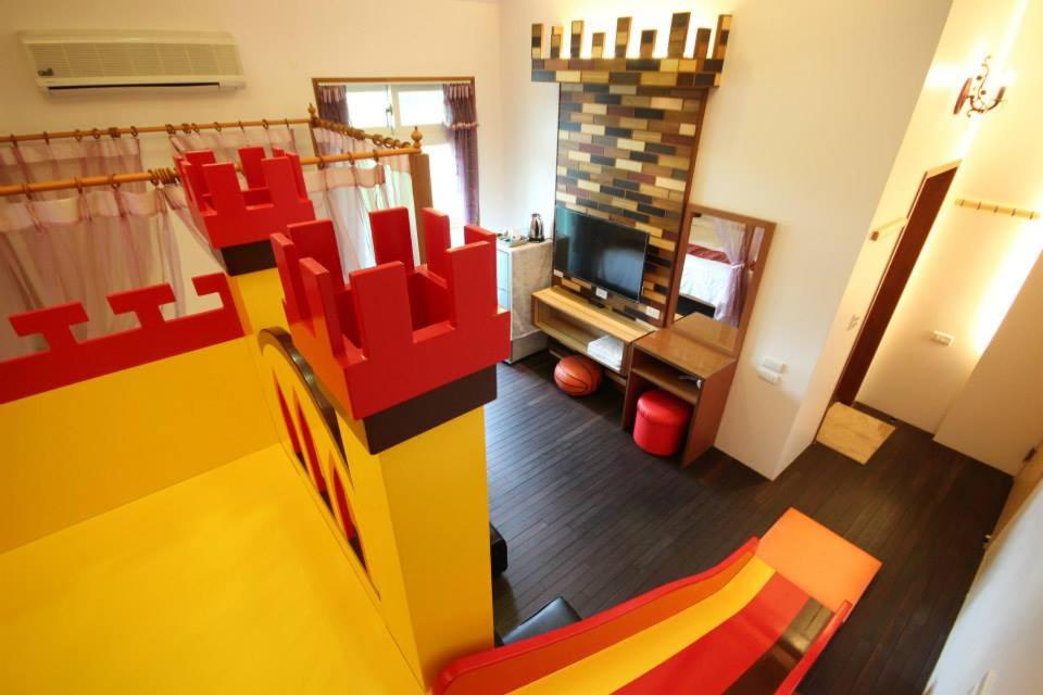 Mei Man Slide Homestay - Quadruple Room With Balcony