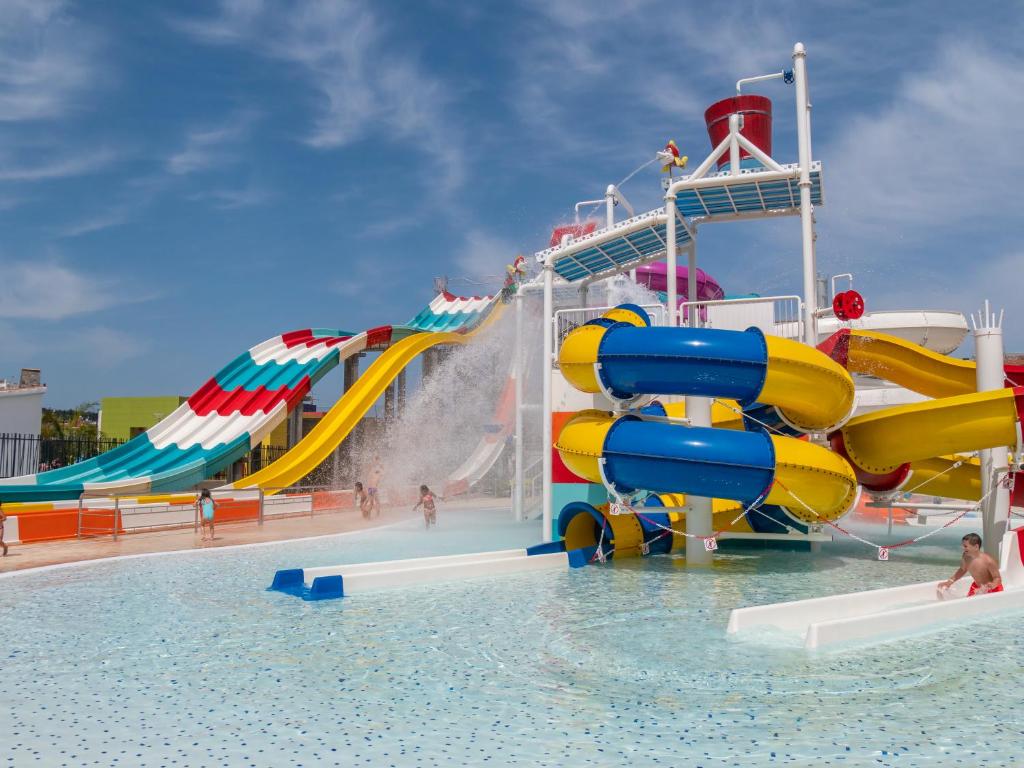 Golden Taurus Aquapark Resort, Pineda de Mar – Tarifs 2024