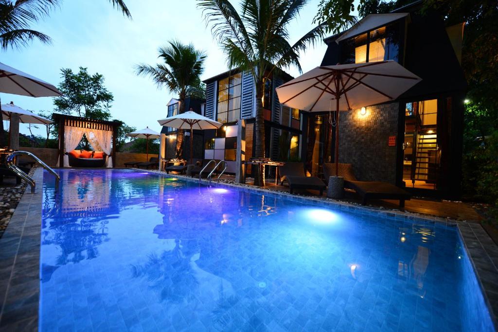 Bazén v ubytování Bukit Pool Villas - SHA Extra Plus nebo v jeho okolí