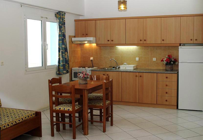 Kuchyň nebo kuchyňský kout v ubytování Eleni Palace