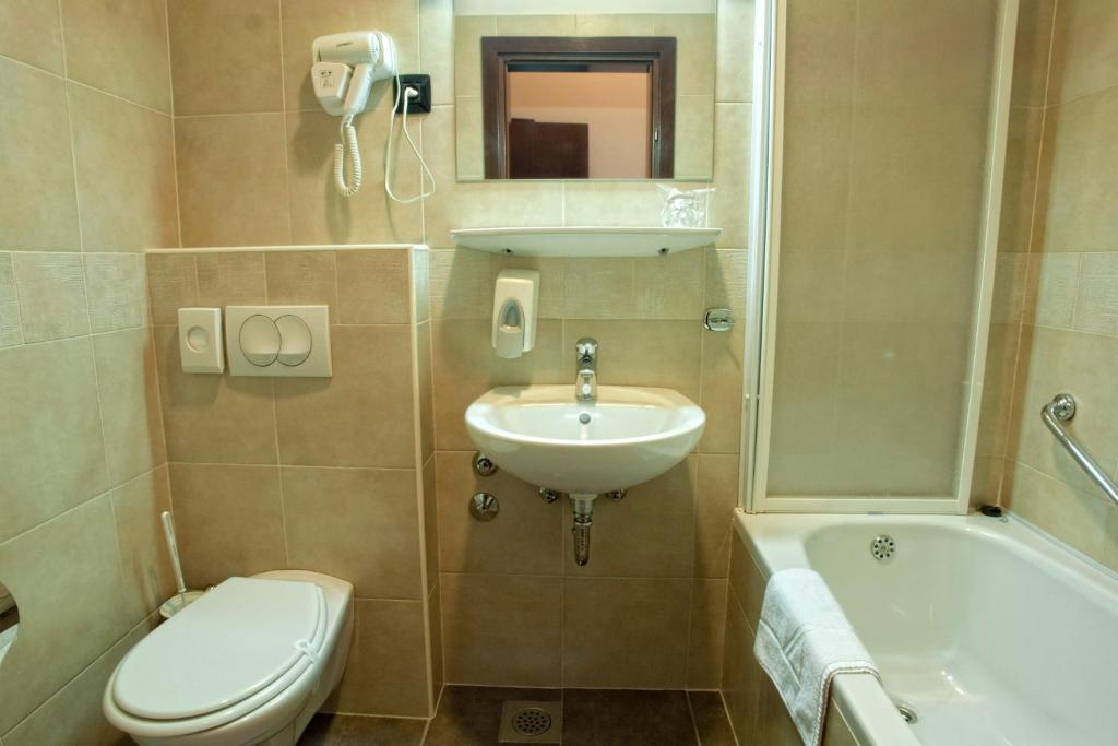 Koupelna v ubytování Hotel Continental